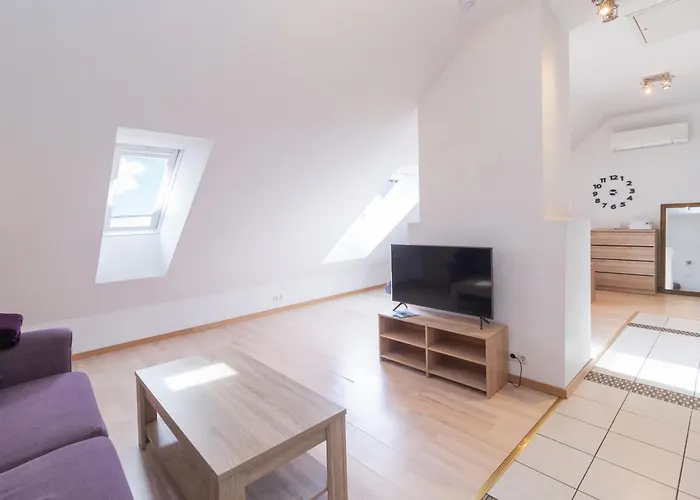 Revalia T1 Airport-bus Station * タリン