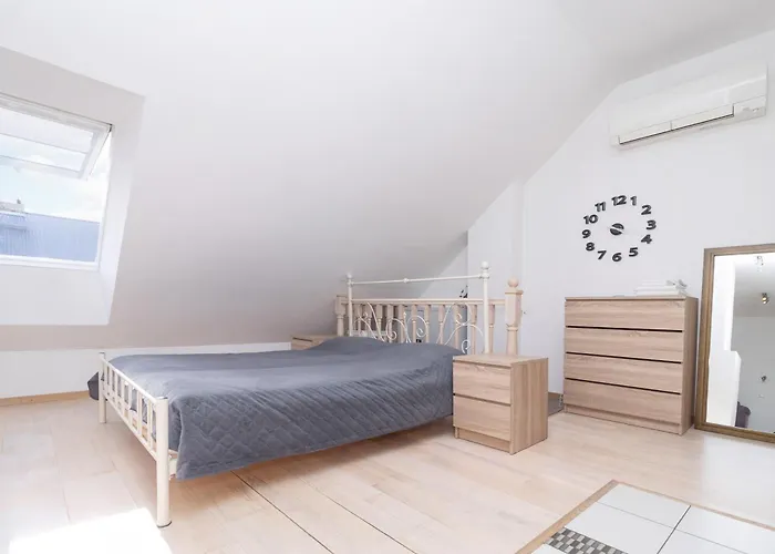 Apartman Revalia T1 Airport-bus Station