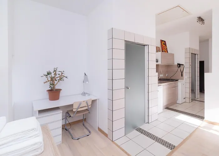 Revalia T1 Airport-bus Station タリン