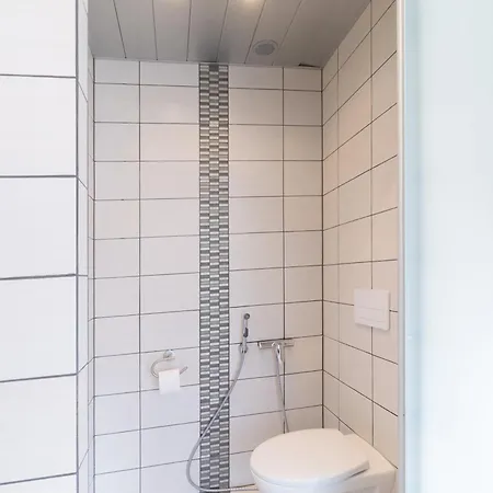 Revalia T1 Airport-bus Station Lejlighed *